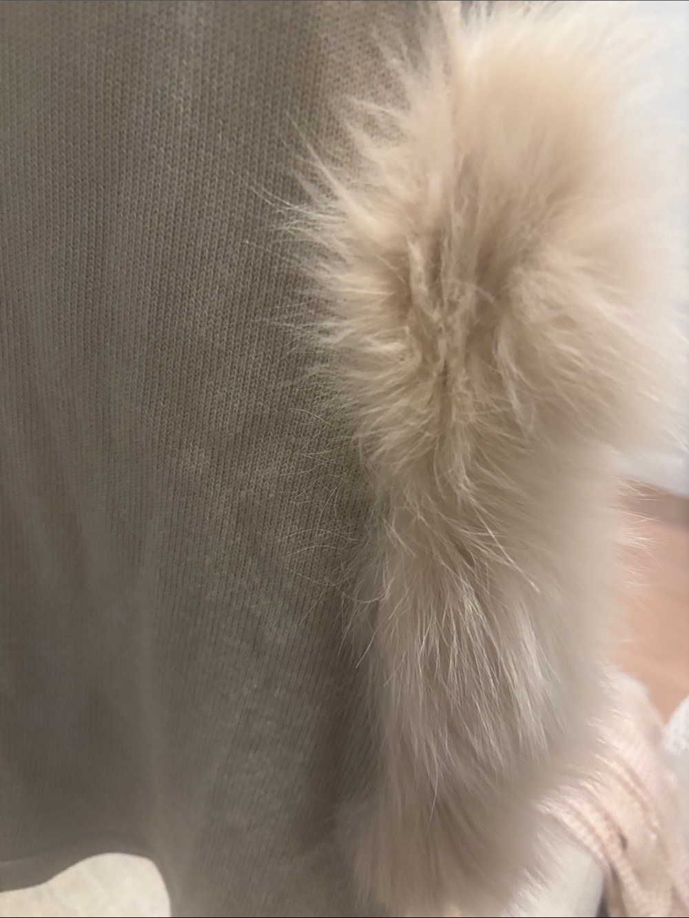 Women's Sweater Cape with real fox fur trim - Picture 3 of 5
